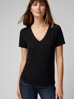 NWT White House Black Market Outlet VNK Black Foundation Tee Sz S
